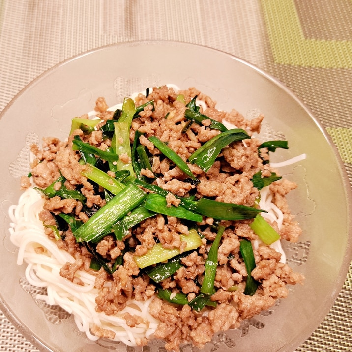 にらと豚ひき肉で簡単！スタミナそうめん